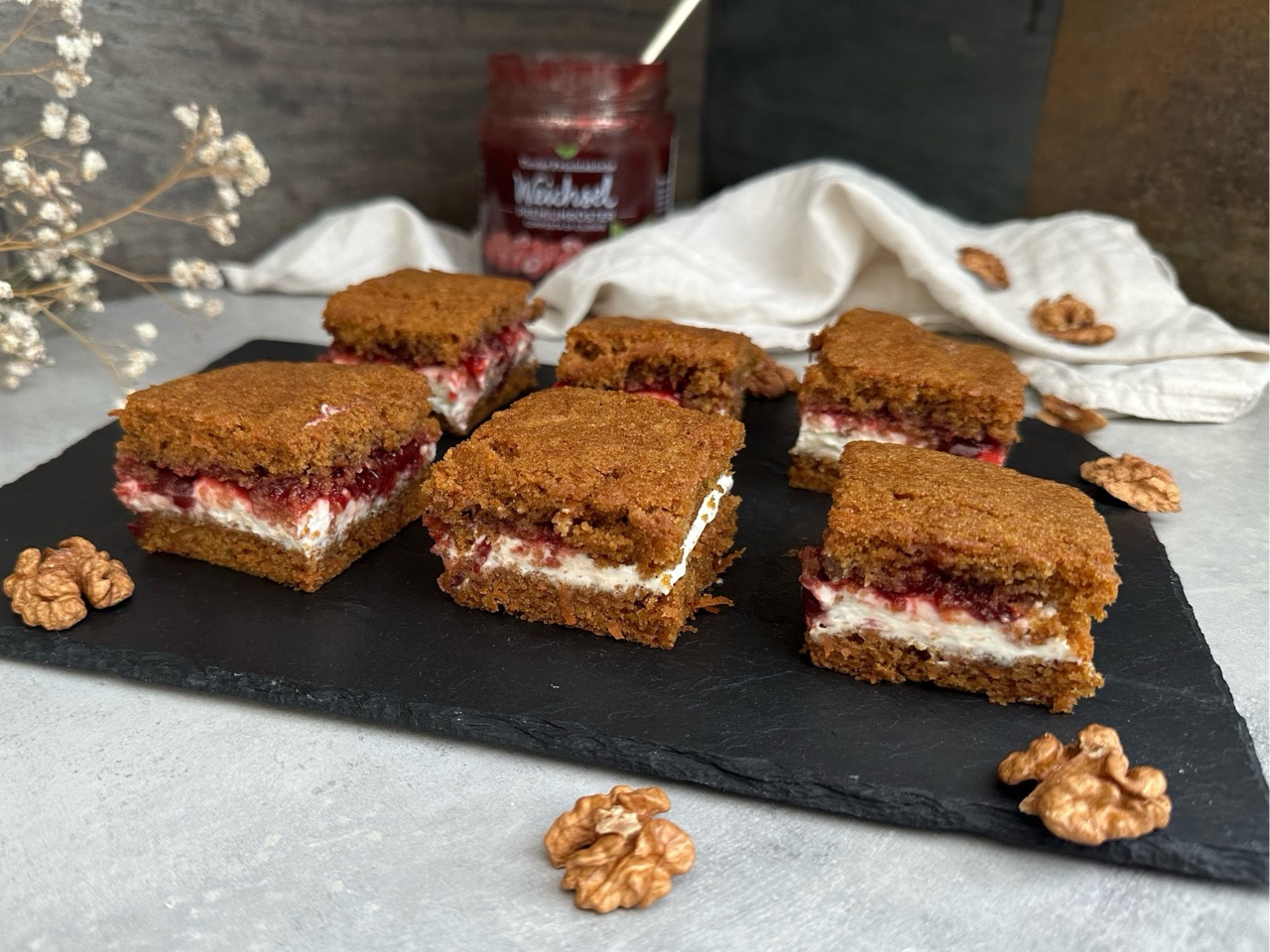 Mrkvový koláč s ovocným dezertom UWE